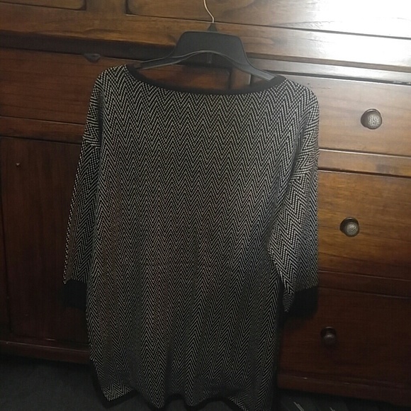 Top - Picture 2 of 2